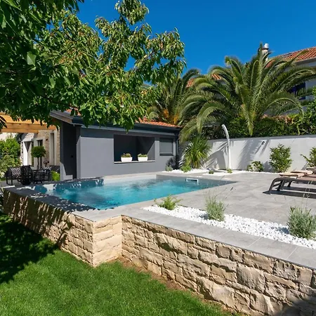 ヴィラ Villa Villetta