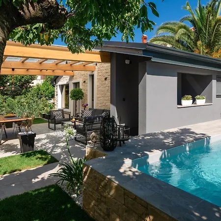 ヴィラ Villa Villetta